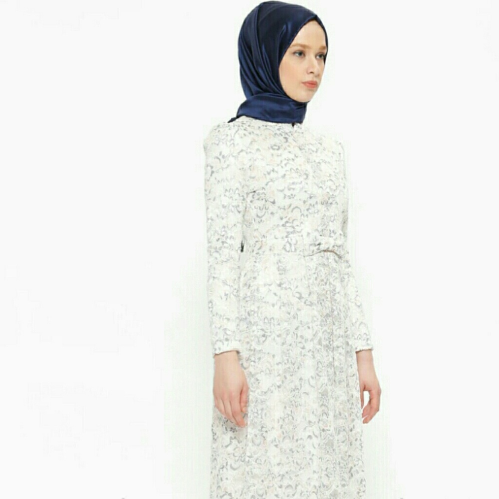 Arabic/Pakistani/Indian Muslim dress